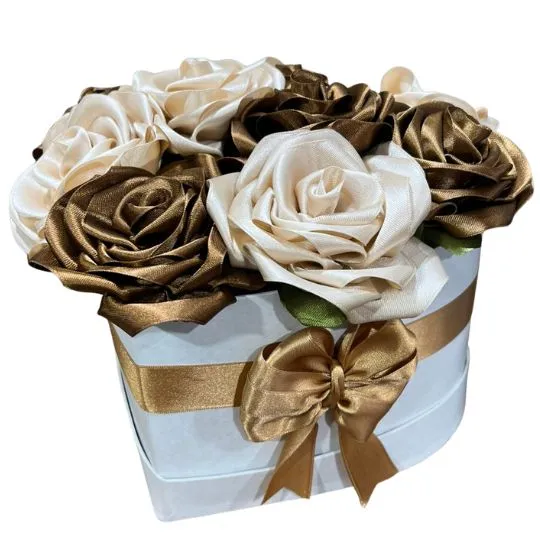 Caja corazon white con rosas de raso terra